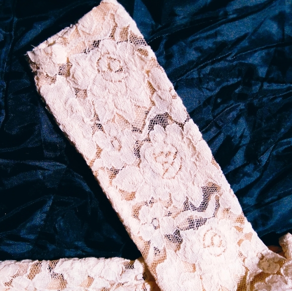 Lace shirt - Picture 3 of 3